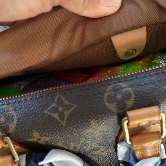 Hí selling my LV  speedy 25 just worn once,It’s cute and timeless bag 💼 - Picture 7 of 9